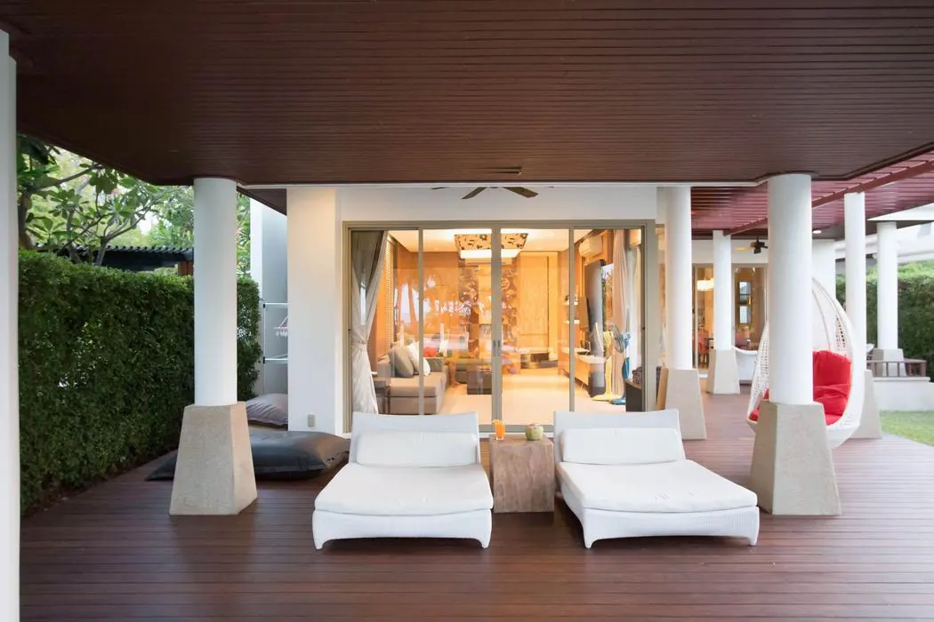 Ground floor: sun loungers on the front terrace