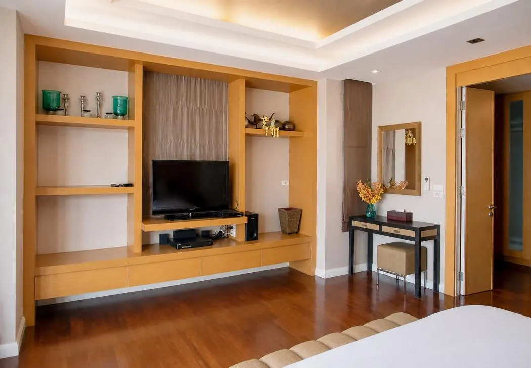 Upstairs: sitting area in the master bedroom
