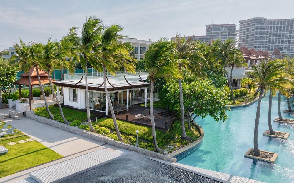 The Beachfront Pavilion and the lagoon pool seen from directly above