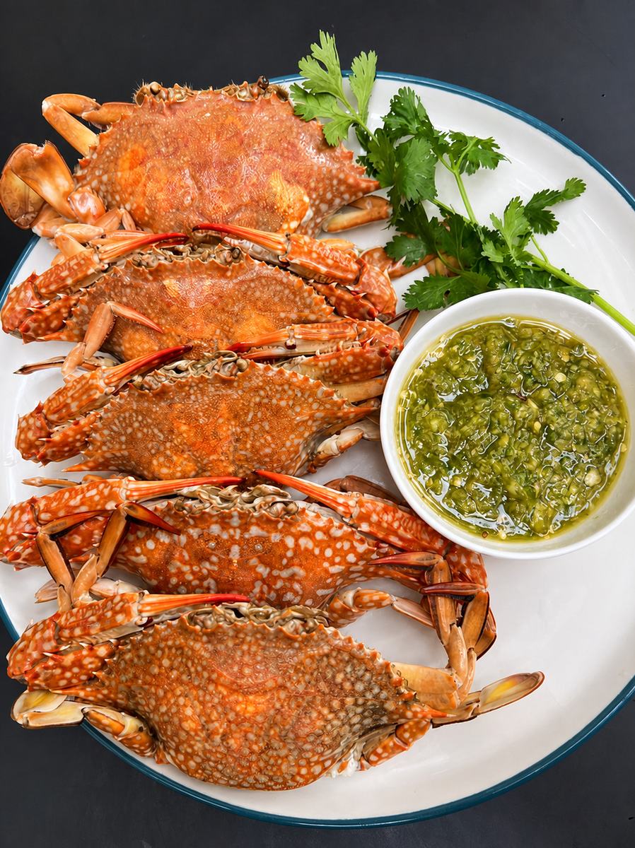 Grilled crab with seafood sauce